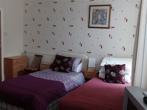 Oakwell Guest house
