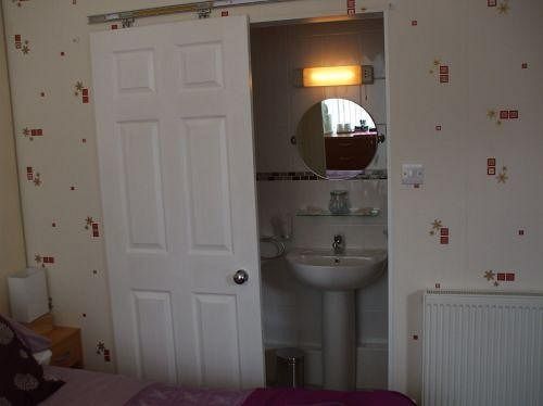 Oakwell Guest house 3*